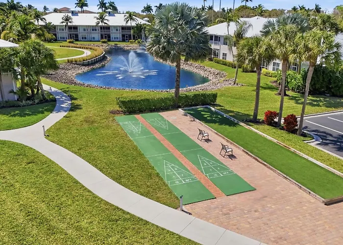 Greenlinks Golf Villas At Lely Resort